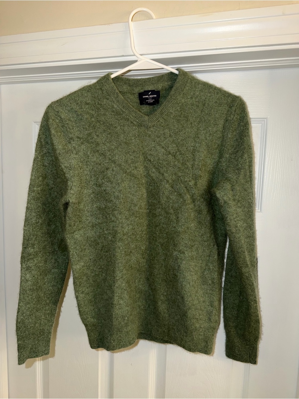 Daniel Hechter Men's Moss Green V-Neck Sweater 100%Cashmere